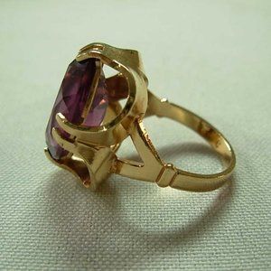 Gorgeous 18KT H.G.E. Yellow Gold Plated COCKTAIL Ring w Purple  AMETHYST Color